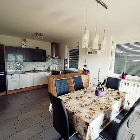 Pocitniska Hisa Kapitanovse בית נופש *