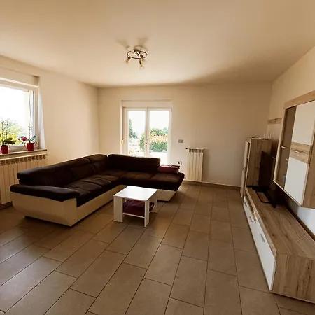 度假居 Pocitniska Hisa Kapitanovse