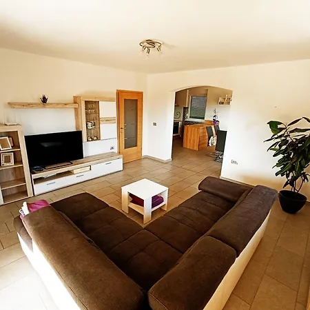 בית נופש Pocitniska Hisa Kapitanovse *