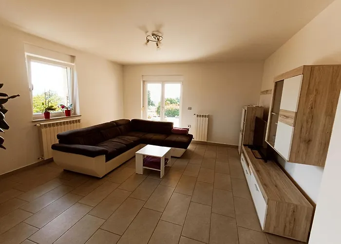 Nyaraló Pocitniska Hisa Kapitanovse